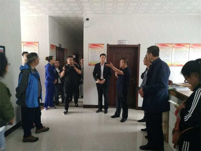 k豆钱包电商参与市产业扶贫现场会议